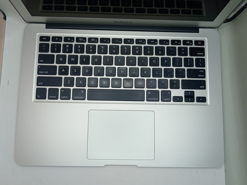Apple Macbook Air 2017 Core I5 8gb Ram 128gb Ssd A1466 Bt (Usado)