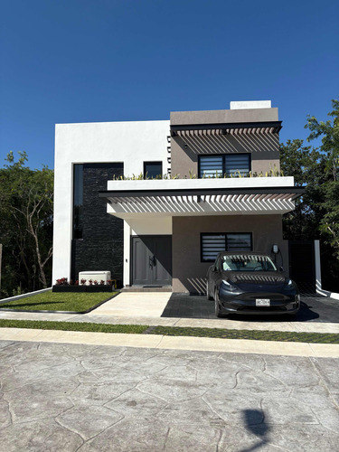 Casa Amueblada En Lausana Incluye Auto Tesla Model Y 2024
