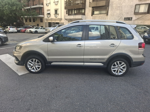 Volkswagen Suran Cross 1.6 Highline 101cv