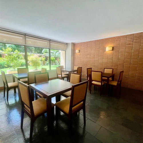 Departamento En Venta De 3 Dorm. 2 Baños En Las Condes