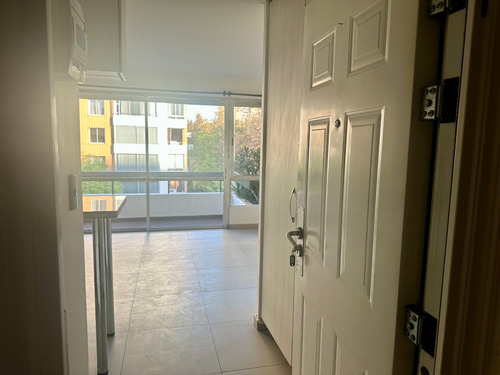 Estudio Con Terraza Vista 3 Cuadras Del Metro En Providencia
