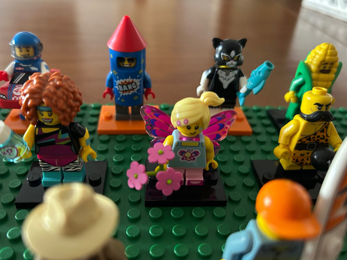 Lego Lote Minifiguras Originales 16 Minifiguras (Usado)