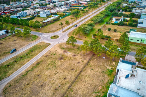 Imagen 7 de 8 de Lote En Don Mateo 730m2. En El Ingreso Del Barrio, Solo Linda Con 1 Vecino