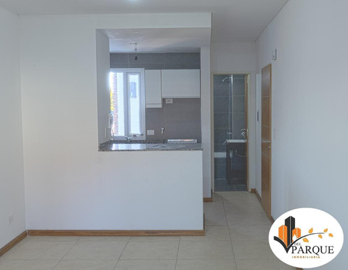 Imagen 5 de 12 de Monoambiente Moderno Con Balcón Echesortu. Alquiler