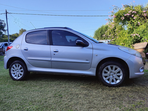 Peugeot 207 2.0 Sedan Xt Hdi