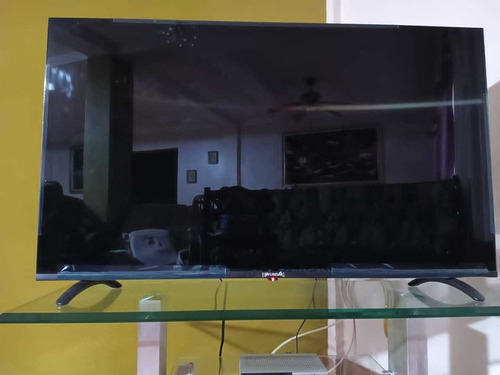 Imagen 2 de 4 de Televisor Hyundai De 50 Smart Tv