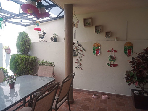 Excelente Casa En Emiliano Zapata, Morelos, Con Terreno Excedente Y Alberca