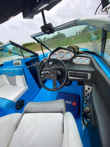 Lancha Para Wakeboard Y Wakesurf Skywake Xl 22