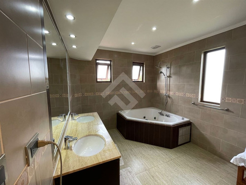 Casa 300 Mts Con Piscina Y Quincho 4d5b Con Receción Final