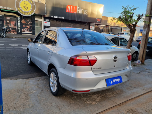 Volkswagen Voyage 1.6 16v Msi Aut. 4p