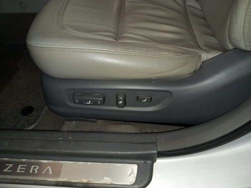 Imagem 10 de 15 de Hyundai Azera 2010 3.3 Gls Aut. 4p