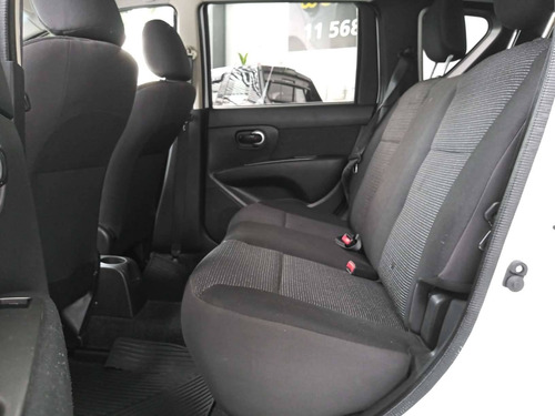 Imagem 8 de 12 de Nissan Livina 1.8 S 16v Flex 4p Automático