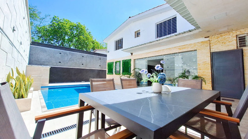 Venta Exclusiva Casa En Urbanización El Parral Valencia Cod Ac 24837