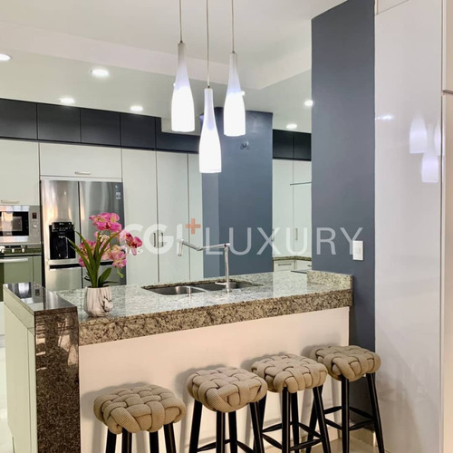 Cgi + Lecheria Ofrece En Venta Hermoso Apartamento En El Conjunto Residencial Costa Azul