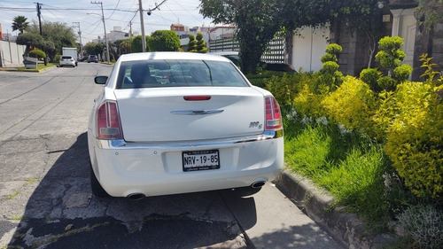 Imagen 6 de 12 de Chrysler 300c 2013 3.6l V6 24v Vvt