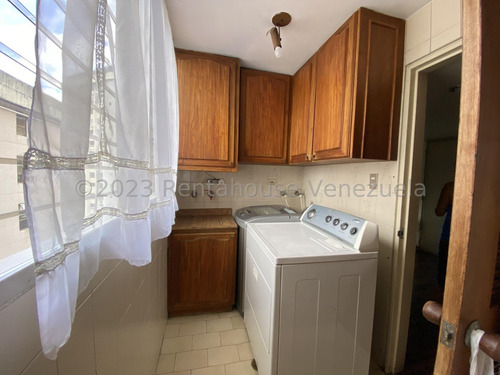 Magnífico Apartamento En Alquiler La Carlota Full Amoblado, Con Excelente Distribución, Amplio Y Luminoso Consta De 141 Mts2, Vi Mls #24-11566