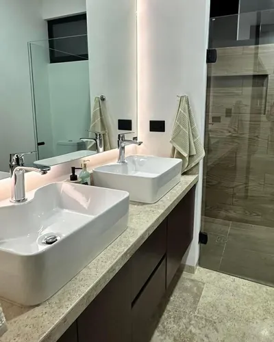 Casa De 3 Rec. En Privada Con Paneles Solares, Cerca De Altabrisa. Boreana