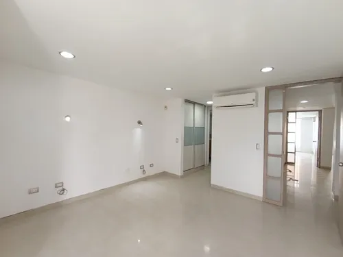 Casa En Venta En La Riviera. Cod V30503