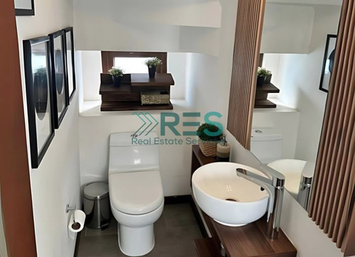 Casa En Venta De 4 Dorm. En Colina