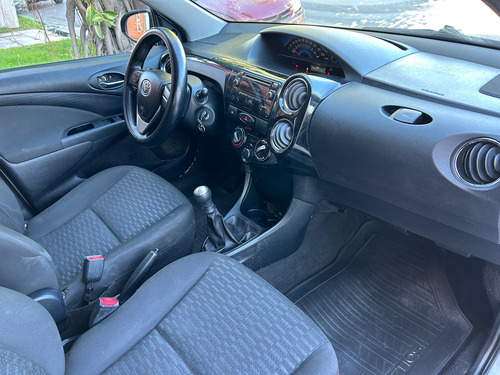 Toyota Etios 1.5 Xs