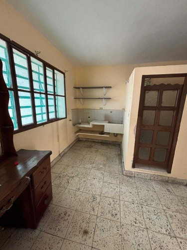 Encantadora Propiedad De 3 Pisos En Renta Merida, Santiago (nrc-1063)