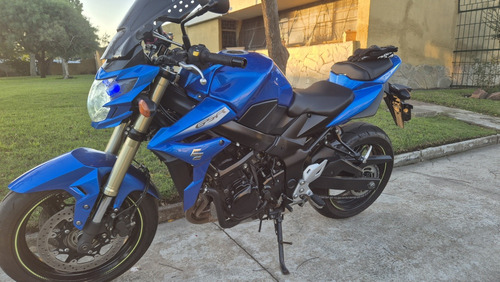 Suzuki Gsr750