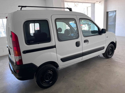 Imagen 13 de 25 de Renault Kangoo 2014 1.6 Furgon Ph3 Confort 1plc