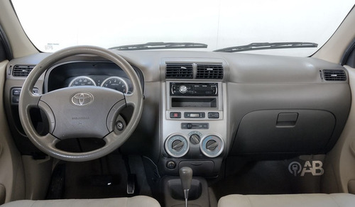 Imagen 6 de 10 de Toyota Avanza 2011 1.5 Premium At