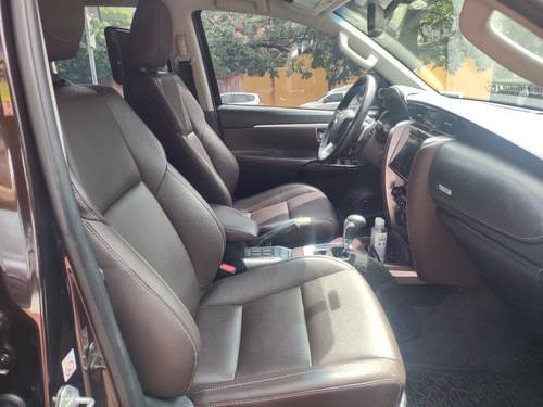 Imagem 10 de 13 de Hilux Sw4 7l Srx 2.8 Tdi 4x4 Couro Rodas U.dona Nova = 0k