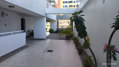 Imagen 12 de 23 de Apartamento En Venta Agua Blanca, Valencia. 23-15906 Renta House
