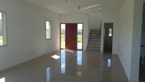Imagen 1 de 9 de Casa A Estrenar En Castaños!!