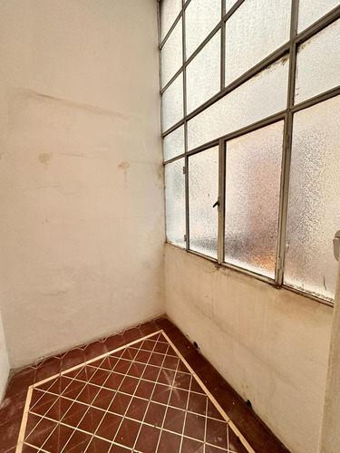 Dúplex De 3 Dormitorios A Restaurar En Ph, Crisóstomo Álvarez Al 500, Centro De Smt