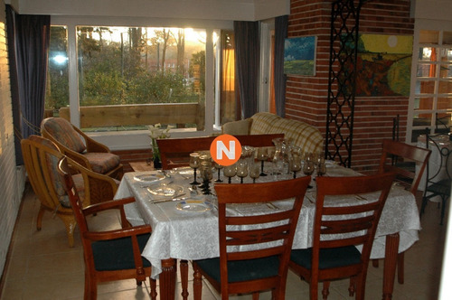 Casa En Venta Y Alquiler, Bo. Cordoba, Maldonado, 12 Dormitorios.- Ref: 206134