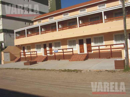 Av. Costanera 2200 Villa Gesell: 12 Excelentes Triplex De 4 Amb. C/u. Amoblados P/ 8 Personas. Estacionamiento Individual