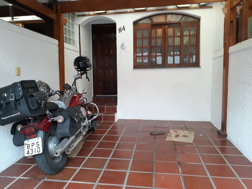 Sobrado Condominio: 2 Dorms, 1 Banh, 2 Vg - Fl45