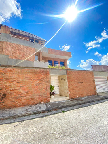 Venta De Townhouse En La Cima El Hatillo J24