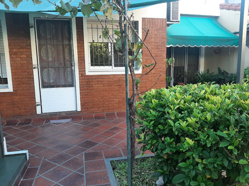 Casa En San Justo Con Fondo Y Pileta