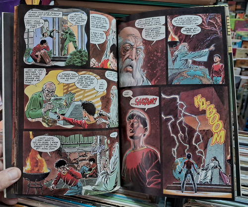 Livro Físico Hq Captain Marvel In The Power Of Shazam! By Jerry Orway Dc Comics Lettered By John Costanza Ano 1994 Idioma Inglês (Usado)