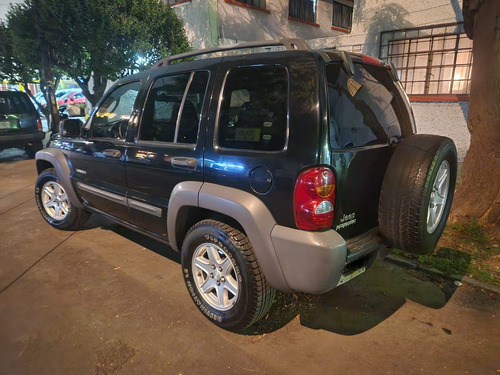 Jeep Liberty Sport 4x2 At
