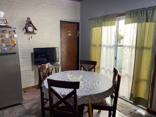 Venta Casa 4 Amb B Vista + Dpto Monoamb Apta Cred.