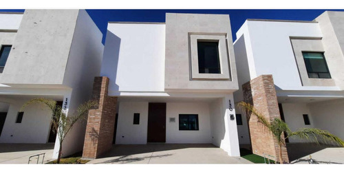 Casa En Venta En Ampliación Senderos