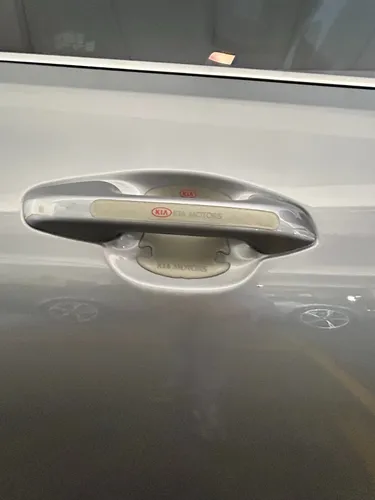 Kia Sonet Desire Mt 1500cc 6ab Abs Color: Plata Recorrido: