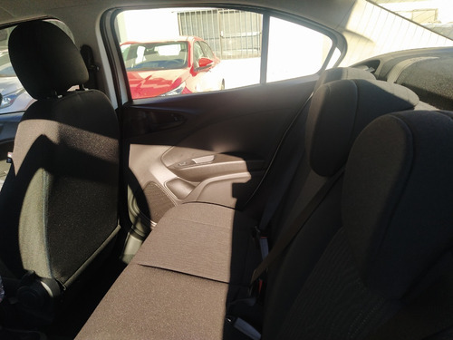 Imagen 15 de 15 de Fiat Cronos Attractive 1.3 My22 Financ Uber / Cabify / Beat