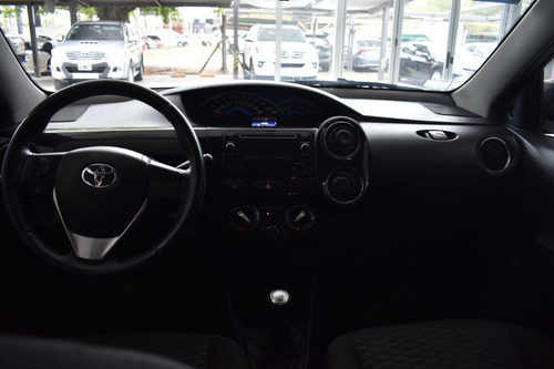 Toyota Etios Xls 4 Ptas Mt - Nafta - 2015