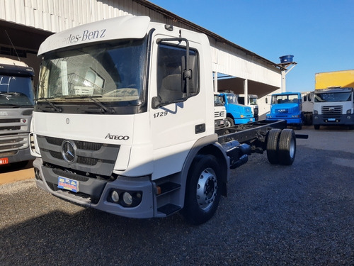 Imagem 2 de 13 de Mercedez Benz Mb Atego 1729