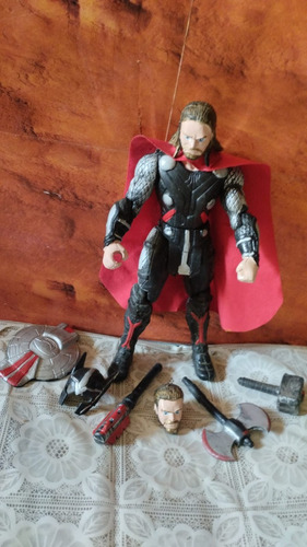 Figura De Accion Thor Bootleg De Colección Con Armas Luz Etc (Usado)