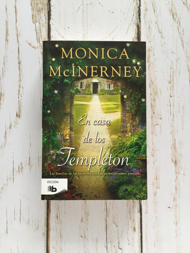 En Casa De Los Templeton / Monica Mcinerney 