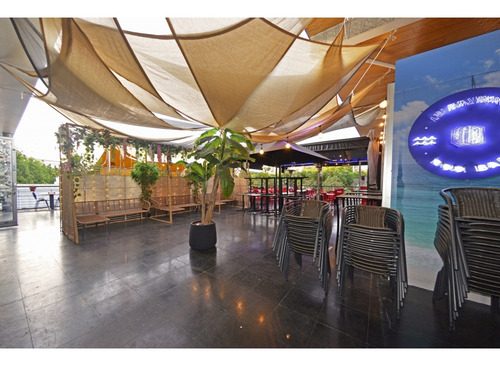 Restobar En Privilegiado Sector De La Reina