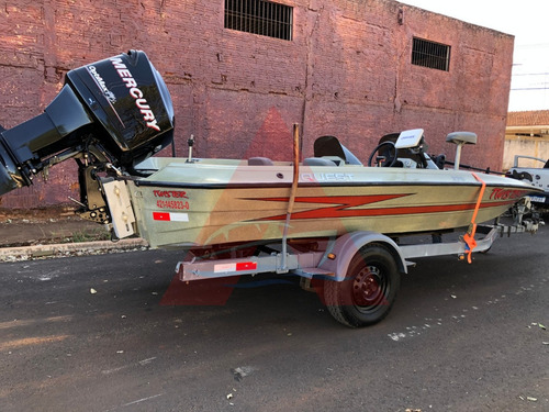 Lancha Quest 270 (2008) 159hrs - Mercury 175hp + Carrreta