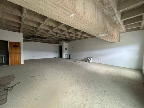 Imagen 3 de 5 de Johanna Castillo Vende Oficina Torre Cristal 04145951217